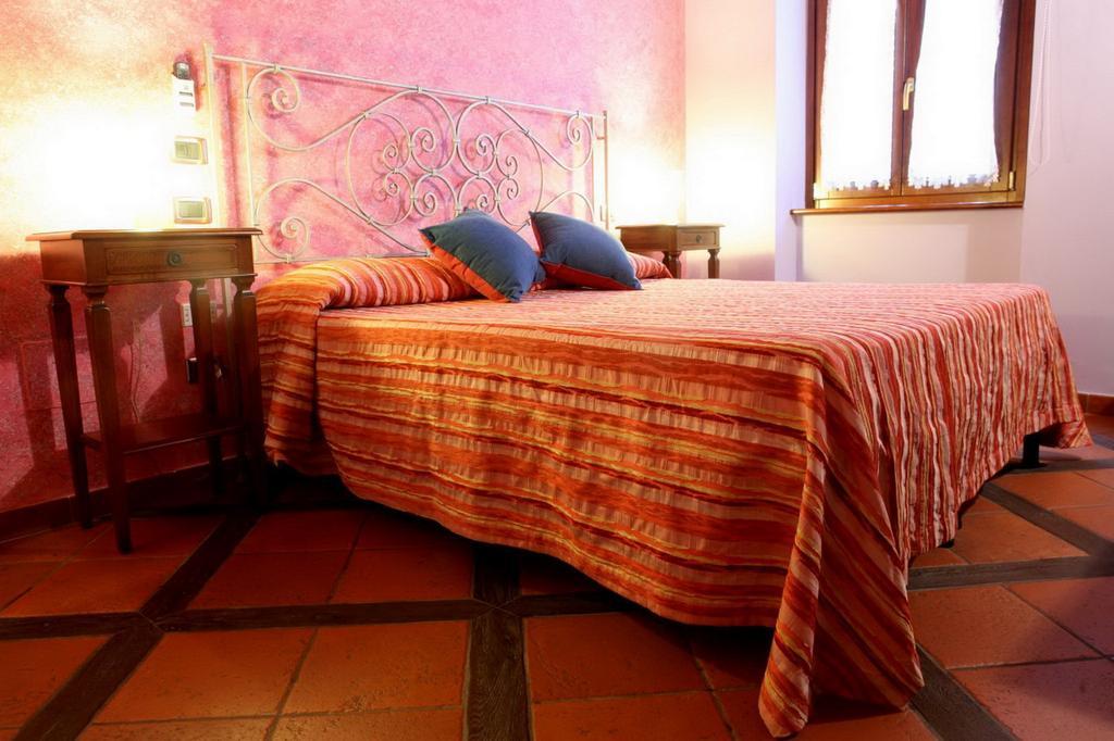 B&B La Torretta Sul Borgo Гроттаммаре Номер фото