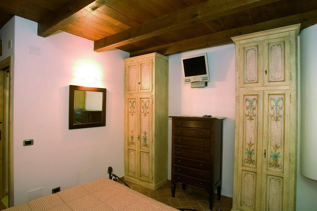 B&B La Torretta Sul Borgo Гроттаммаре Номер фото